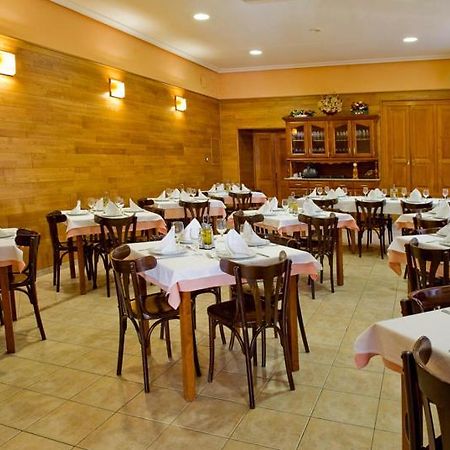 קנגס דל נרסאה Hotel Restaurante La Casilla מראה חיצוני תמונה