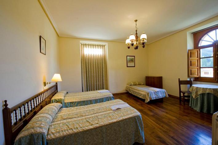 קנגס דל נרסאה Hotel Restaurante La Casilla חדר תמונה