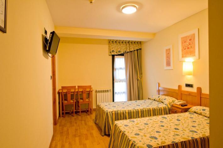 קנגס דל נרסאה Hotel Restaurante La Casilla חדר תמונה
