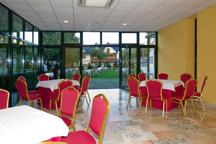 קנגס דל נרסאה Hotel Restaurante La Casilla מראה חיצוני תמונה