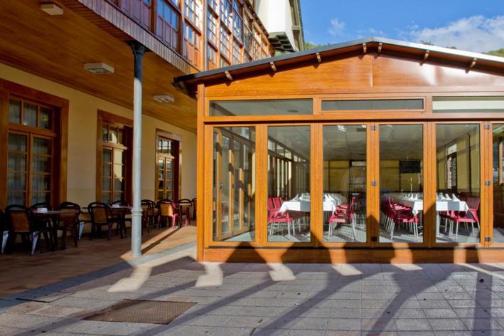קנגס דל נרסאה Hotel Restaurante La Casilla מראה חיצוני תמונה