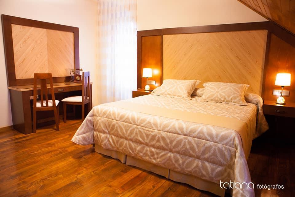 קנגס דל נרסאה Hotel Restaurante La Casilla מראה חיצוני תמונה